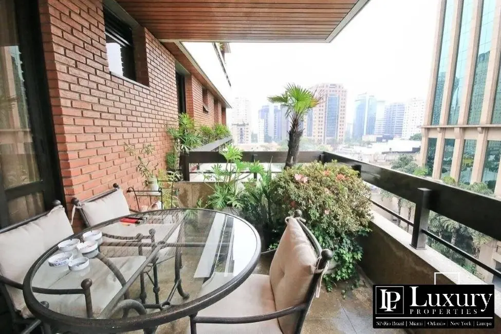 Foto 7 de Apartamento com 4 quartos à venda, 335m2 em Itaim Bibi, São Paulo - SP