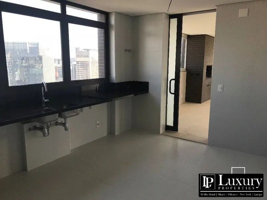 Foto 5 de Apartamento com 4 quartos à venda, 322m2 em Itaim Bibi, São Paulo - SP