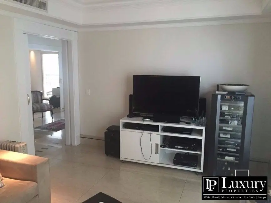 Apartamento com 4 quartos à venda, 295m2 em Itaim Bibi, São Paulo - SP - imagem 9 Foto 9 de Apartamento com 4 quartos à venda, 295m2 em Itaim Bibi, São Paulo - SP