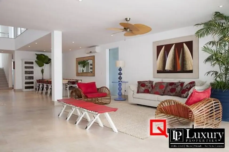 Foto 6 de Casa com 9 quartos à venda, 1535m2 em Tabatinga, Caraguatatuba - SP