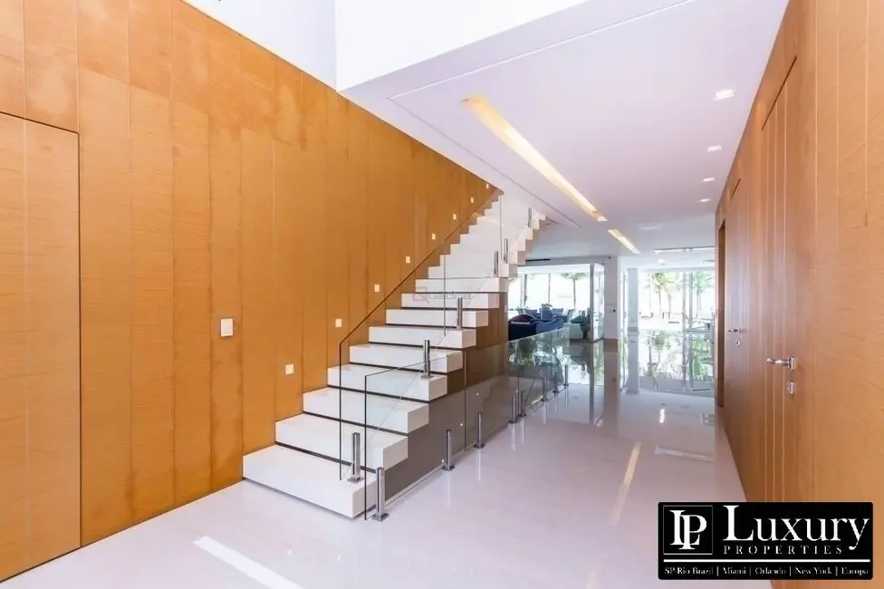 Foto 9 de Casa com 8 quartos à venda, 647m2 em Tabatinga, Caraguatatuba - SP