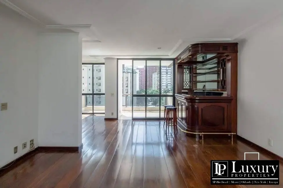 Apartamento com 4 quartos à venda e para alugar, 267m2 em Itaim Bibi, São Paulo - SP - imagem 3 Foto 3 de Apartamento com 4 quartos à venda e para alugar, 267m2 em Itaim Bibi, São Paulo - SP