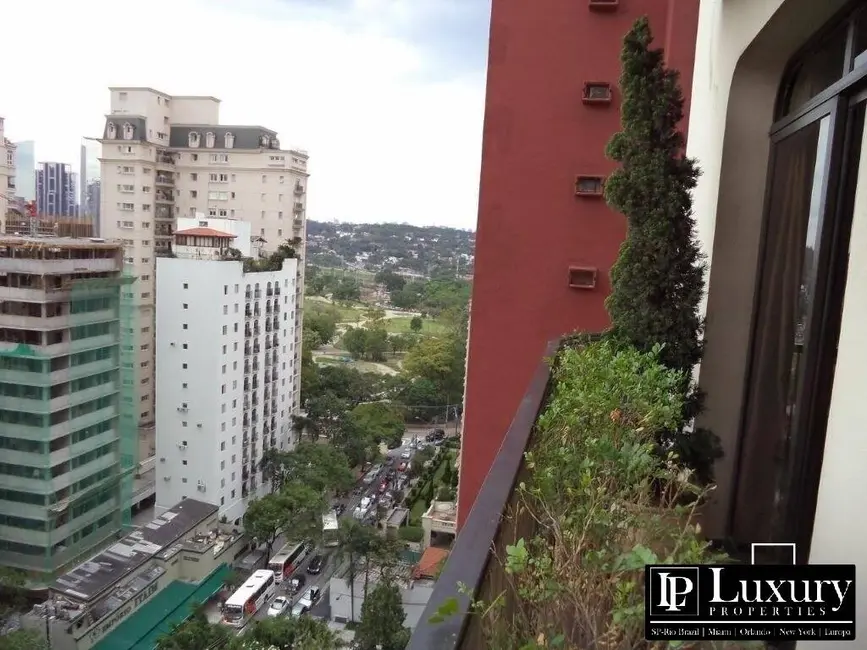 Apartamento com 4 quartos à venda, 350m2 em Itaim Bibi, São Paulo - SP - imagem 1 Foto 1 de Apartamento com 4 quartos à venda, 350m2 em Itaim Bibi, São Paulo - SP