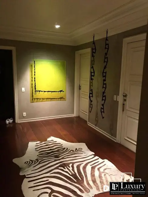 Apartamento com 4 quartos à venda, 350m2 em Itaim Bibi, São Paulo - SP - imagem 4 Foto 4 de Apartamento com 4 quartos à venda, 350m2 em Itaim Bibi, São Paulo - SP