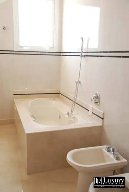 Foto 9 de Casa de Condomínio com 6 quartos à venda, 1360m2 em Barueri - SP