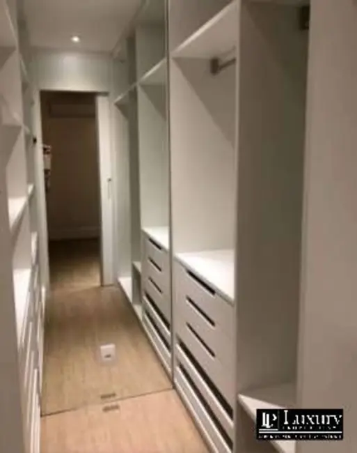 Apartamento com 4 quartos à venda, 170m2 em Moema, São Paulo - SP - imagem 8 Foto 8 de Apartamento com 4 quartos à venda, 170m2 em Moema, São Paulo - SP
