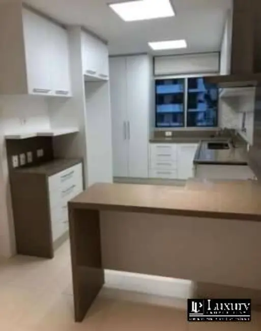 Apartamento com 4 quartos à venda, 170m2 em Moema, São Paulo - SP - imagem 4 Foto 4 de Apartamento com 4 quartos à venda, 170m2 em Moema, São Paulo - SP
