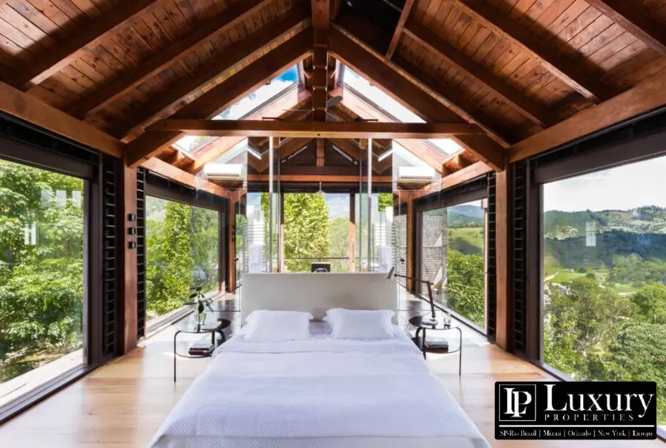 Casa com 10 quartos à venda, 3200m2 em Campos Do Jordao - SP - imagem 3 Foto 3 de Casa com 10 quartos à venda, 3200m2 em Campos Do Jordao - SP