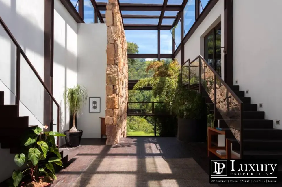 Casa com 10 quartos à venda, 3200m2 em Campos Do Jordao - SP - imagem 6 Foto 6 de Casa com 10 quartos à venda, 3200m2 em Campos Do Jordao - SP