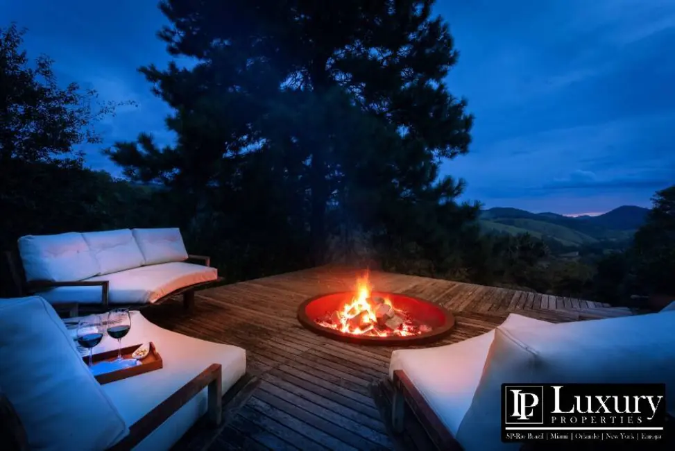 Casa com 10 quartos à venda, 3200m2 em Campos Do Jordao - SP - imagem 5 Foto 5 de Casa com 10 quartos à venda, 3200m2 em Campos Do Jordao - SP