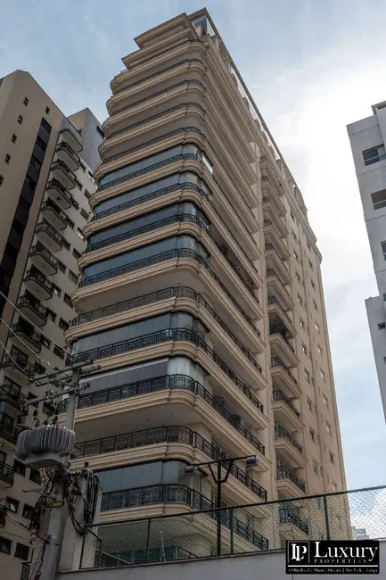 Foto 3 de Apartamento com 4 quartos à venda, 273m2 em Itaim Bibi, São Paulo - SP