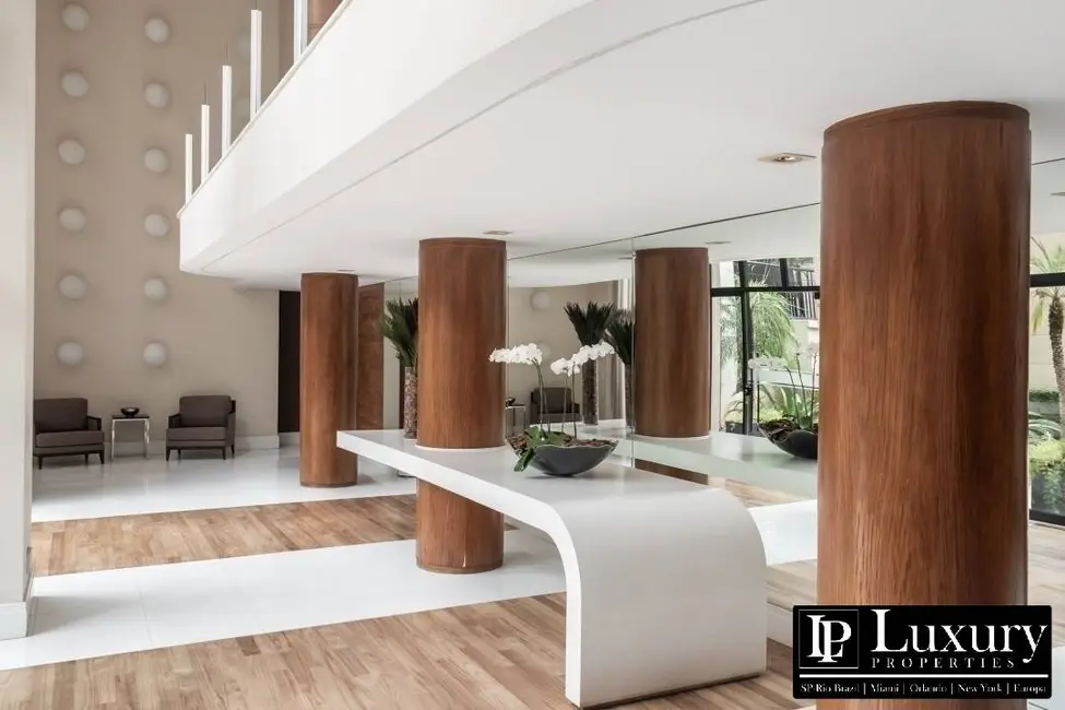 Apartamento com 4 quartos à venda e para alugar, 346m2 em Moema, São Paulo - SP - imagem 3 Foto 3 de Apartamento com 4 quartos à venda e para alugar, 346m2 em Moema, São Paulo - SP