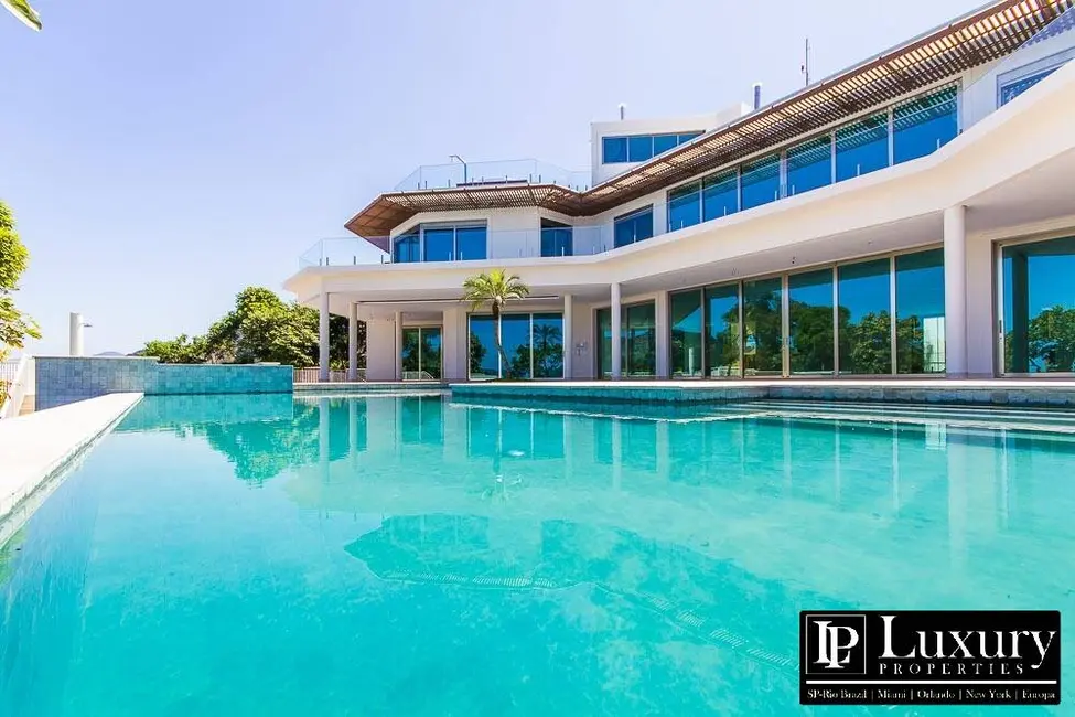 Foto 9 de Casa com 10 quartos à venda em Ubatuba - SP