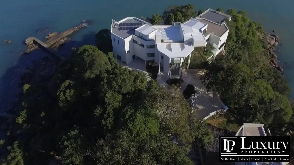 Foto 2 de Casa com 10 quartos à venda em Ubatuba - SP