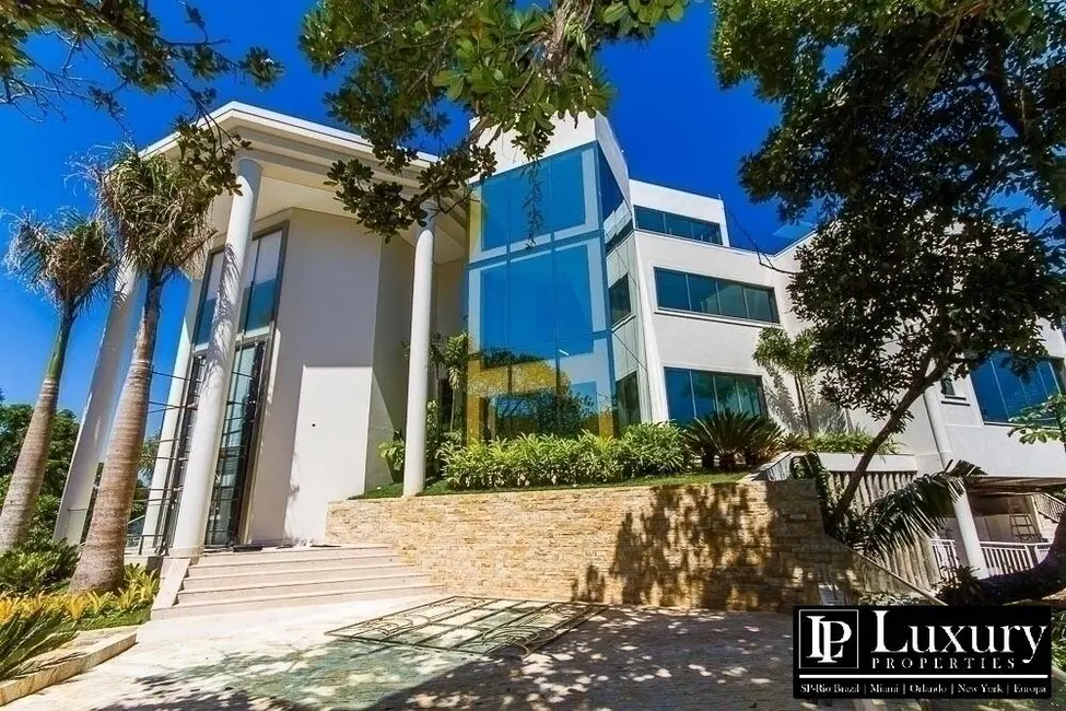 Foto 8 de Casa com 10 quartos à venda em Ubatuba - SP