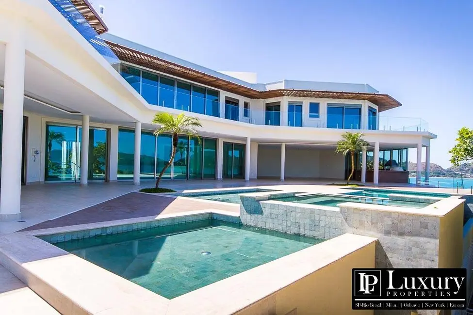 Foto 5 de Casa com 10 quartos à venda em Ubatuba - SP