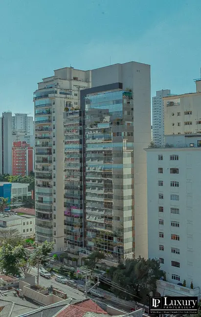 Foto 4 de Apartamento com 3 quartos à venda, 240m2 em Cerqueira César, São Paulo - SP