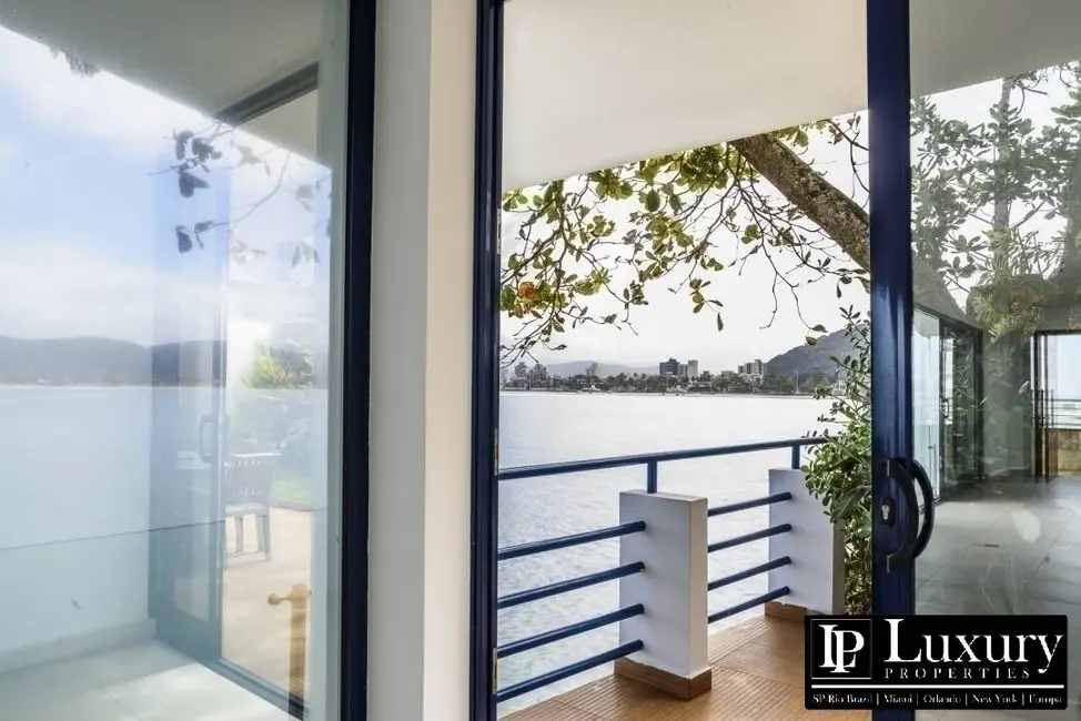 Casa de Condomínio com 3 quartos à venda, 181m2 em Parque Enseada, Guaruja - SP - imagem 8 Foto 8 de Casa de Condomínio com 3 quartos à venda, 181m2 em Parque Enseada, Guaruja - SP