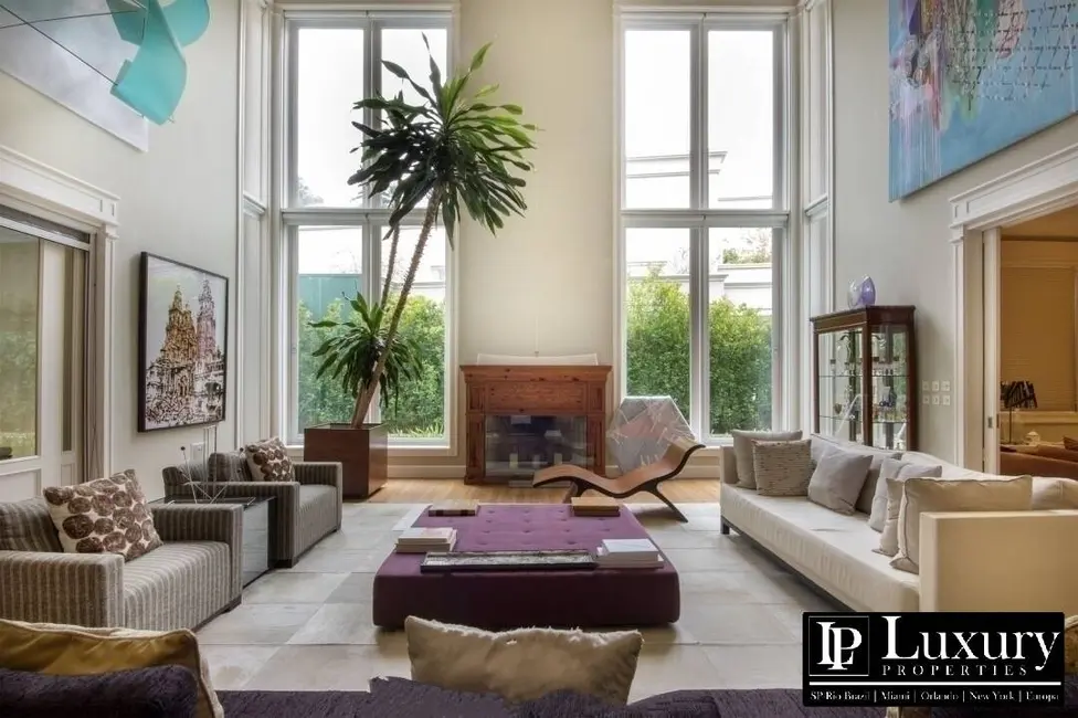 Foto 1 de Casa de Condomínio com 5 quartos à venda em Real Parque, São Paulo - SP