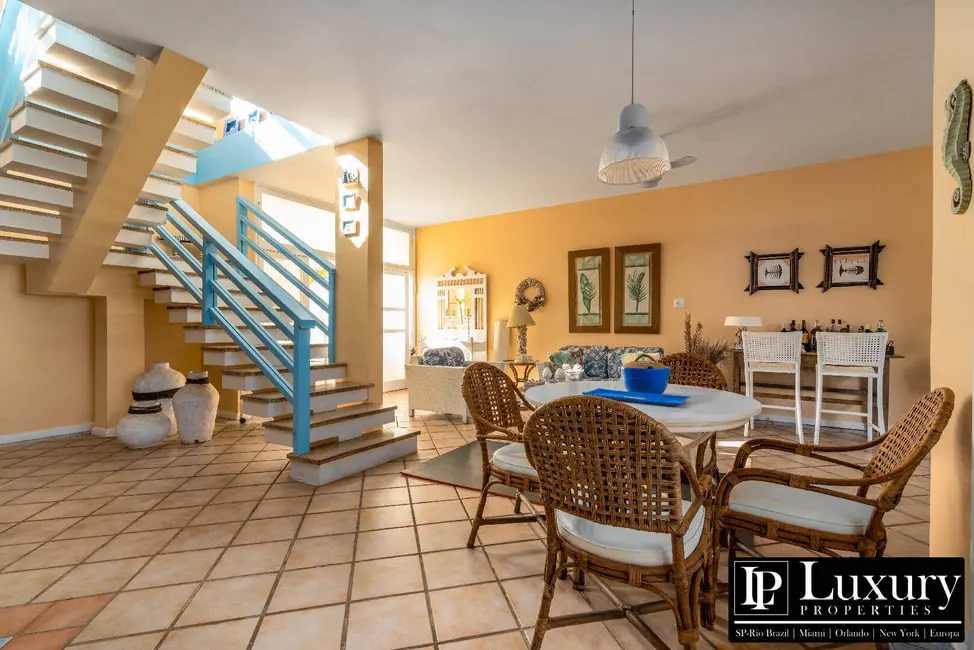 Foto 9 de Casa de Condomínio com 5 quartos à venda em Ubatuba - SP