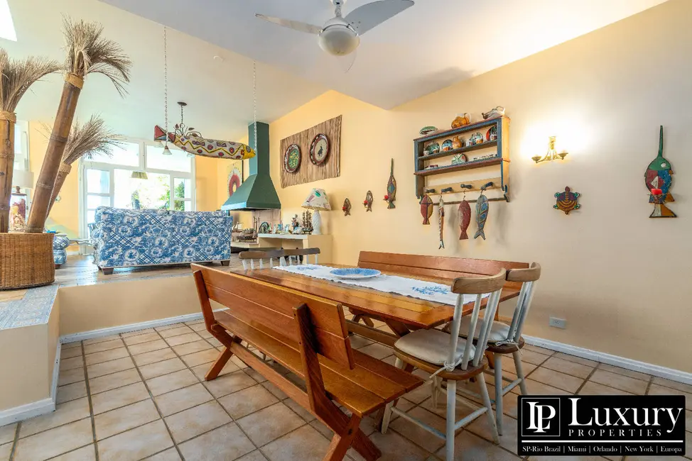 Foto 6 de Casa de Condomínio com 5 quartos à venda em Ubatuba - SP