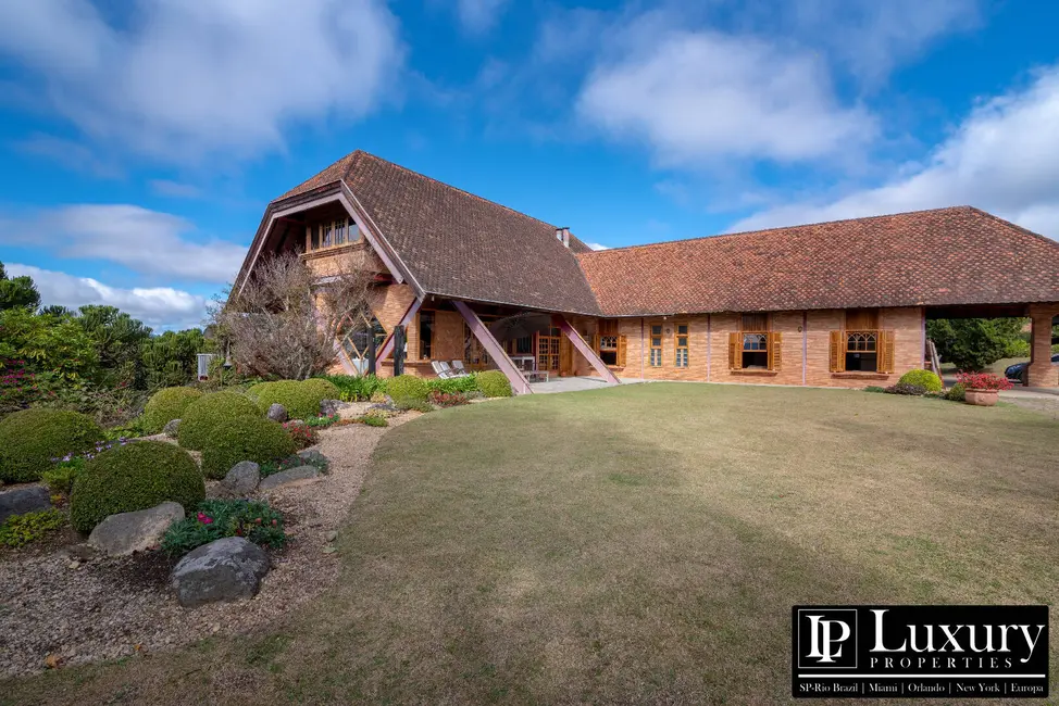 Casa de Condomínio com 4 quartos à venda em Campos Do Jordao - SP - imagem 5 Foto 5 de Casa de Condomínio com 4 quartos à venda em Campos Do Jordao - SP