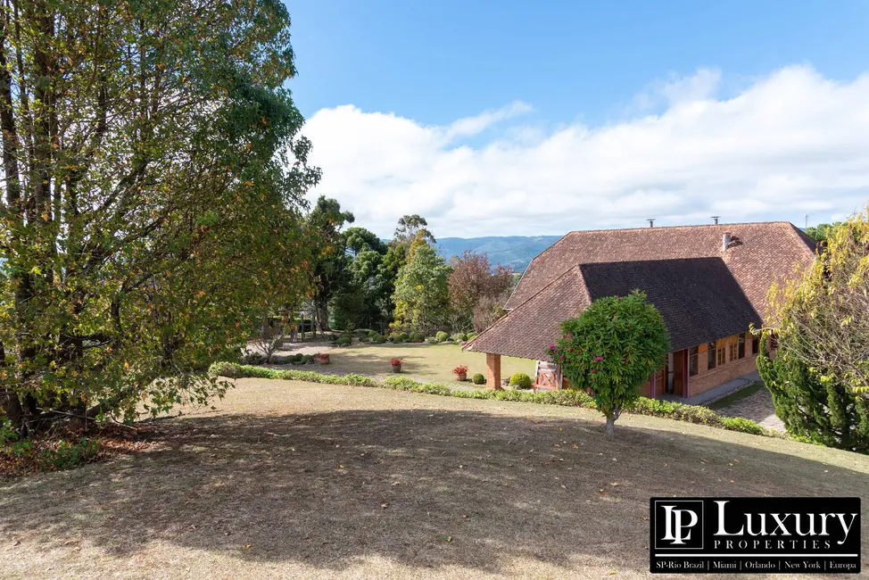 Casa de Condomínio com 4 quartos à venda em Campos Do Jordao - SP - imagem 9 Foto 9 de Casa de Condomínio com 4 quartos à venda em Campos Do Jordao - SP