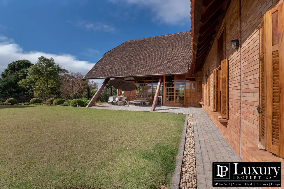 Casa de Condomínio com 4 quartos à venda em Campos Do Jordao - SP - imagem 4 Foto 4 de Casa de Condomínio com 4 quartos à venda em Campos Do Jordao - SP