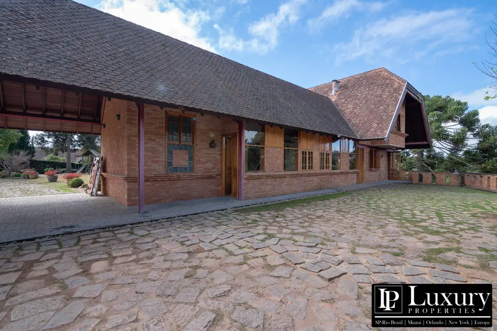 Casa de Condomínio com 4 quartos à venda em Campos Do Jordao - SP - imagem 3 Foto 3 de Casa de Condomínio com 4 quartos à venda em Campos Do Jordao - SP