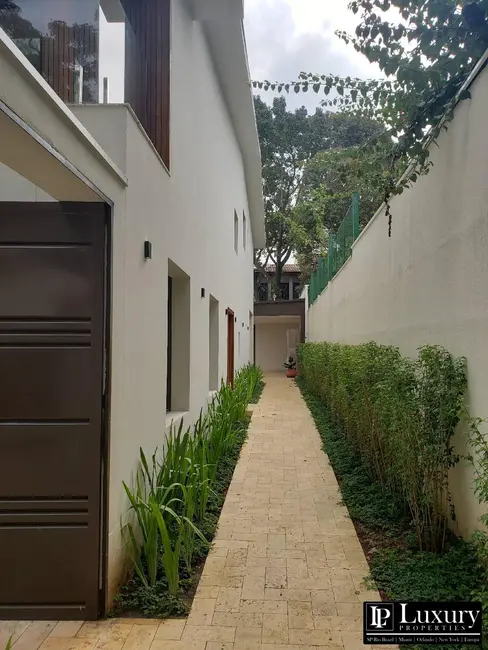 Foto 3 de Casa com 4 quartos à venda em Jardim Europa, São Paulo - SP