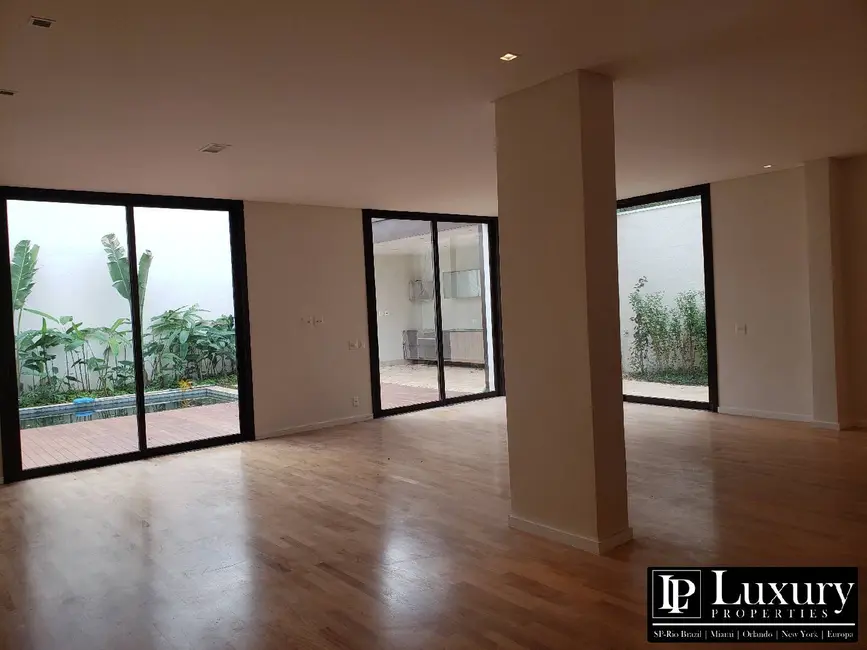 Foto 8 de Casa com 4 quartos à venda em Jardim Europa, São Paulo - SP