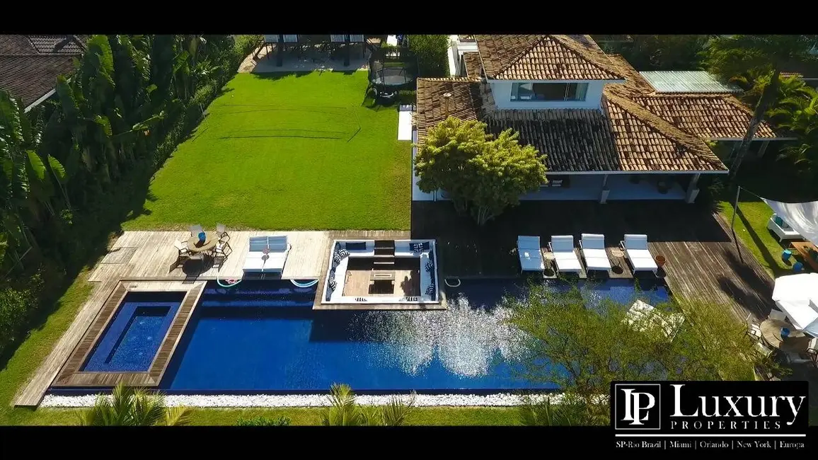 Foto 1 de Casa de Condomínio com 5 quartos à venda em Mangaratiba - RJ