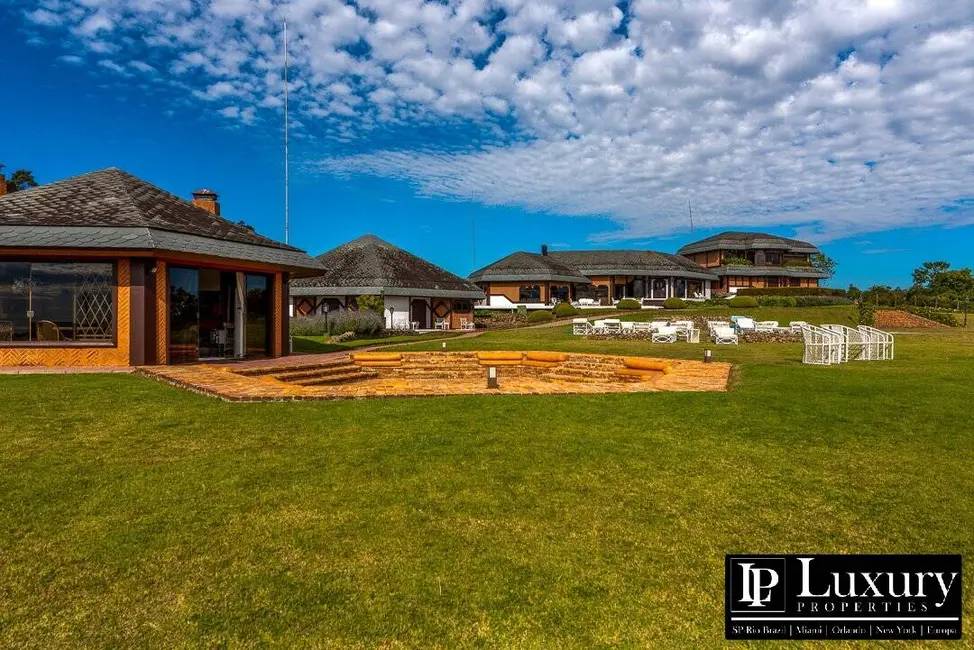 Foto 4 de Casa com 8 quartos à venda em Campos Do Jordao - SP
