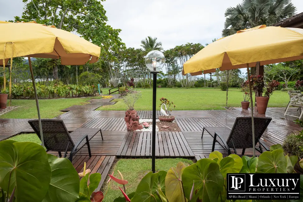 Foto 3 de Casa de Condomínio com 6 quartos à venda em Ubatuba - SP