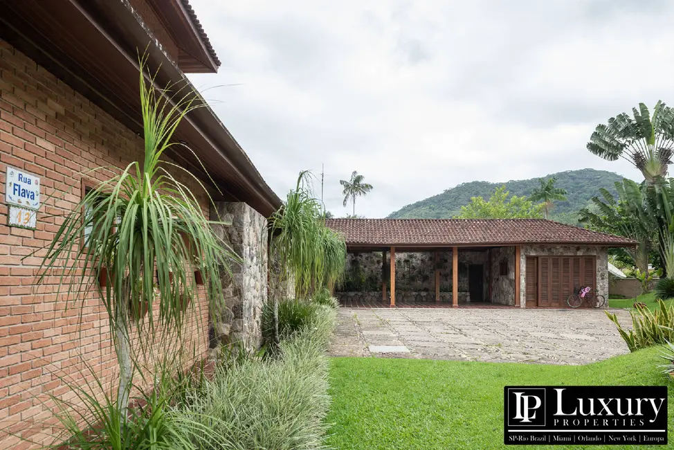 Foto 9 de Casa de Condomínio com 6 quartos à venda em Ubatuba - SP