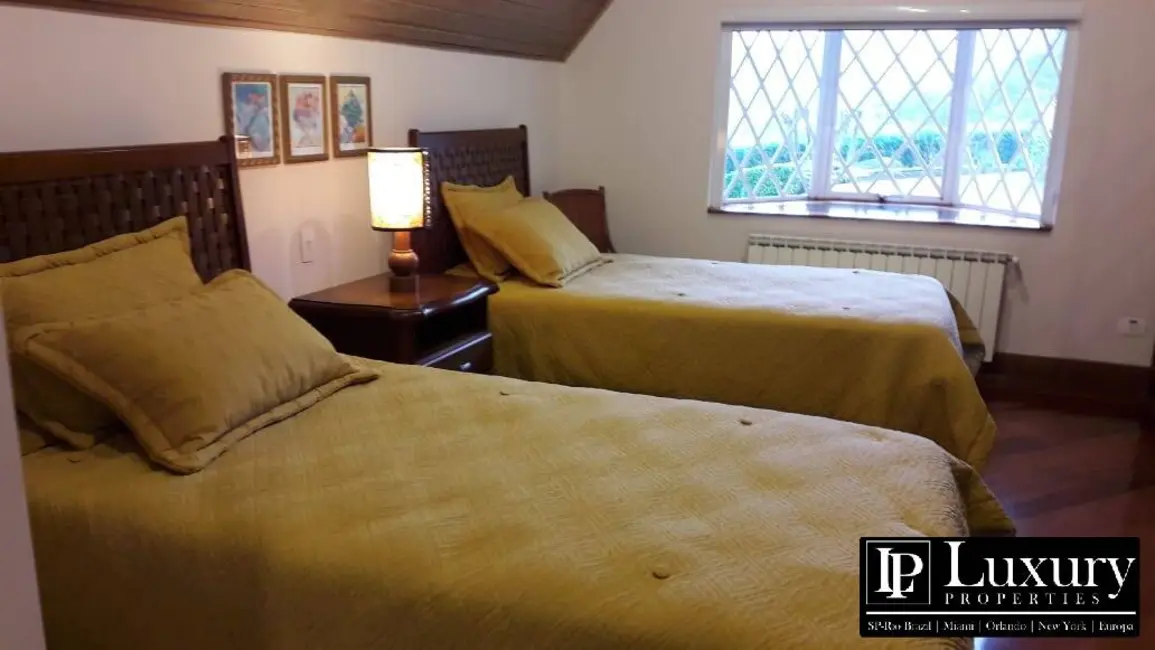 Foto 6 de Casa de Condomínio com 5 quartos à venda em Campos Do Jordao - SP