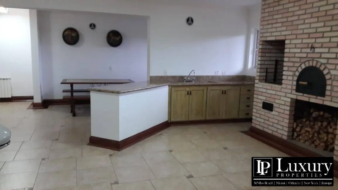 Foto 3 de Casa de Condomínio com 5 quartos à venda em Campos Do Jordao - SP