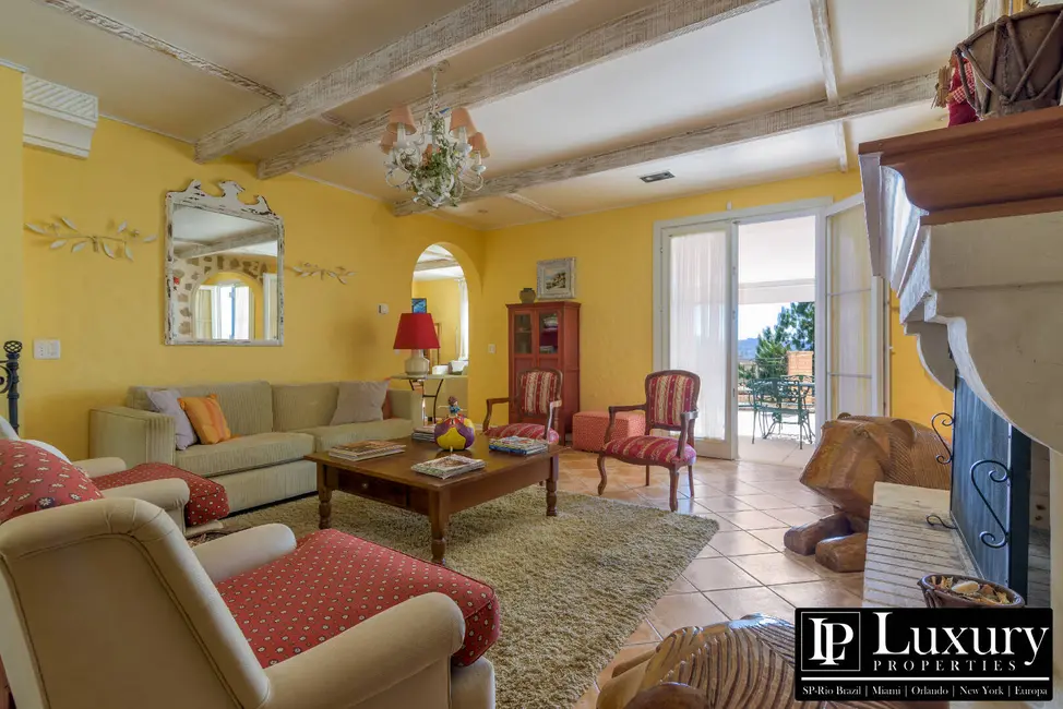 Casa com 8 quartos à venda em Campos Do Jordao - SP - imagem 6 Foto 6 de Casa com 8 quartos à venda em Campos Do Jordao - SP