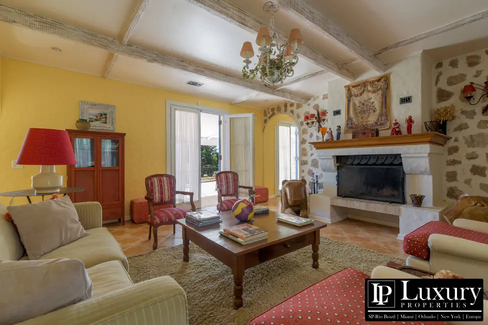 Casa com 8 quartos à venda em Campos Do Jordao - SP - imagem 7 Foto 7 de Casa com 8 quartos à venda em Campos Do Jordao - SP