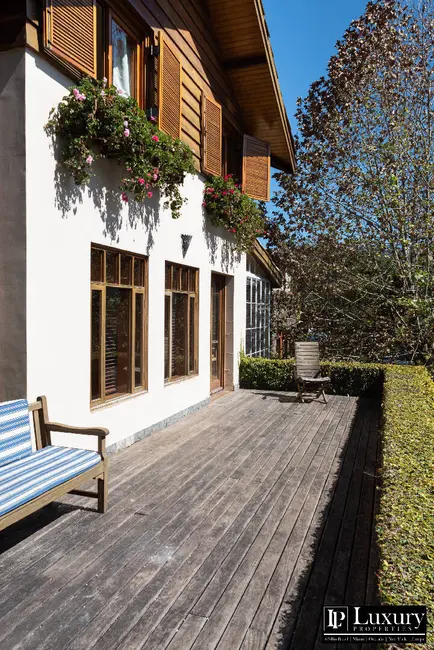 Casa de Condomínio com 5 quartos à venda em Campos Do Jordao - SP - imagem 2 Foto 2 de Casa de Condomínio com 5 quartos à venda em Campos Do Jordao - SP