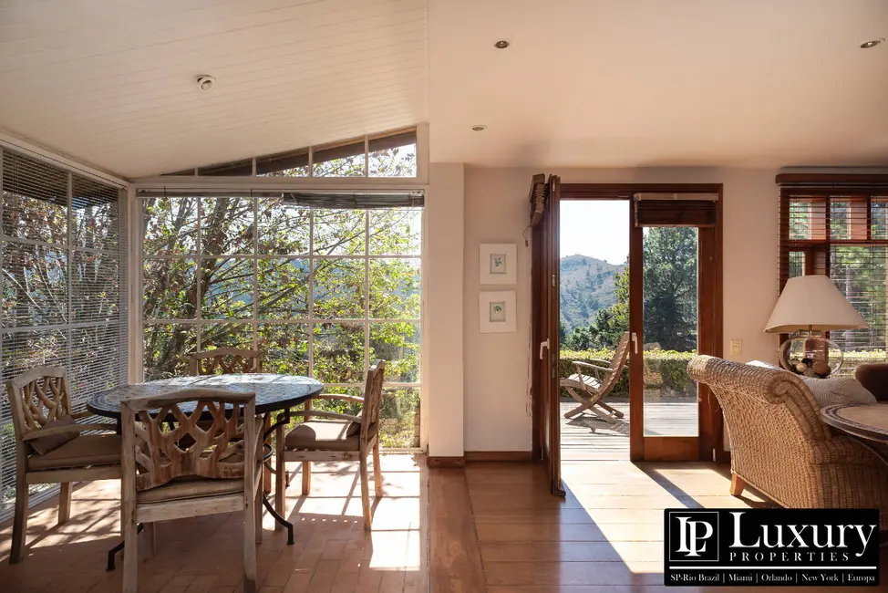 Casa de Condomínio com 5 quartos à venda em Campos Do Jordao - SP - imagem 8 Foto 8 de Casa de Condomínio com 5 quartos à venda em Campos Do Jordao - SP