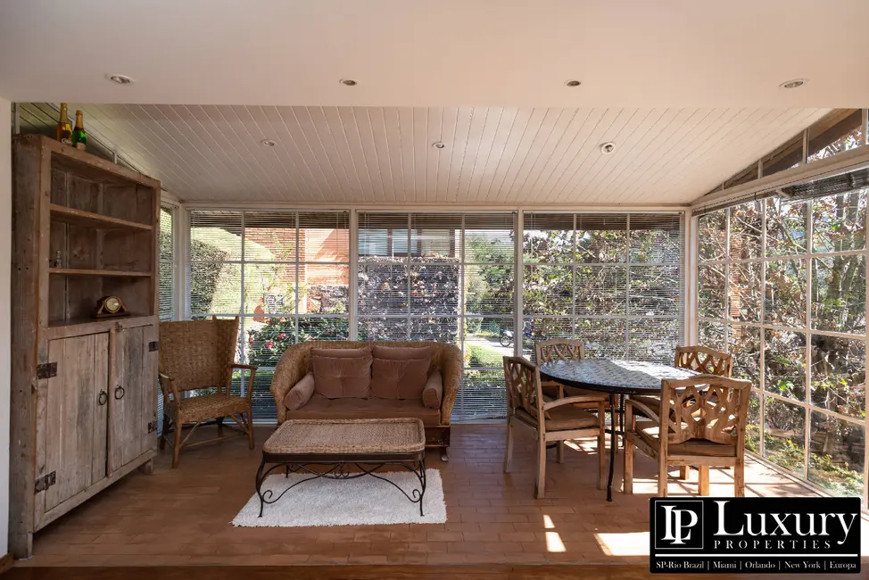 Casa de Condomínio com 5 quartos à venda em Campos Do Jordao - SP - imagem 9 Foto 9 de Casa de Condomínio com 5 quartos à venda em Campos Do Jordao - SP