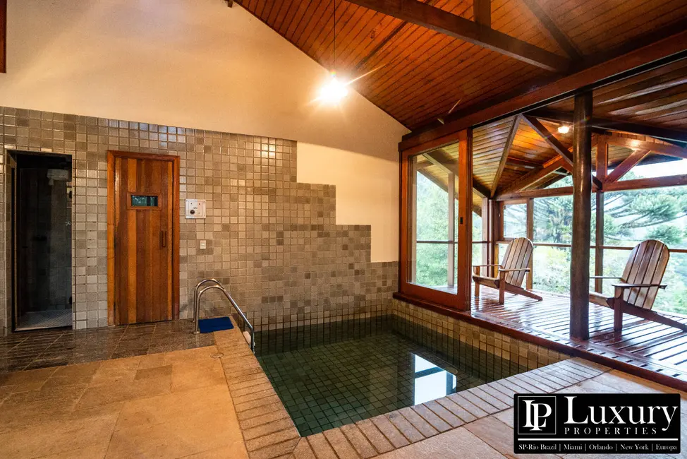 Casa de Condomínio com 5 quartos à venda em Campos Do Jordao - SP - imagem 3 Foto 3 de Casa de Condomínio com 5 quartos à venda em Campos Do Jordao - SP