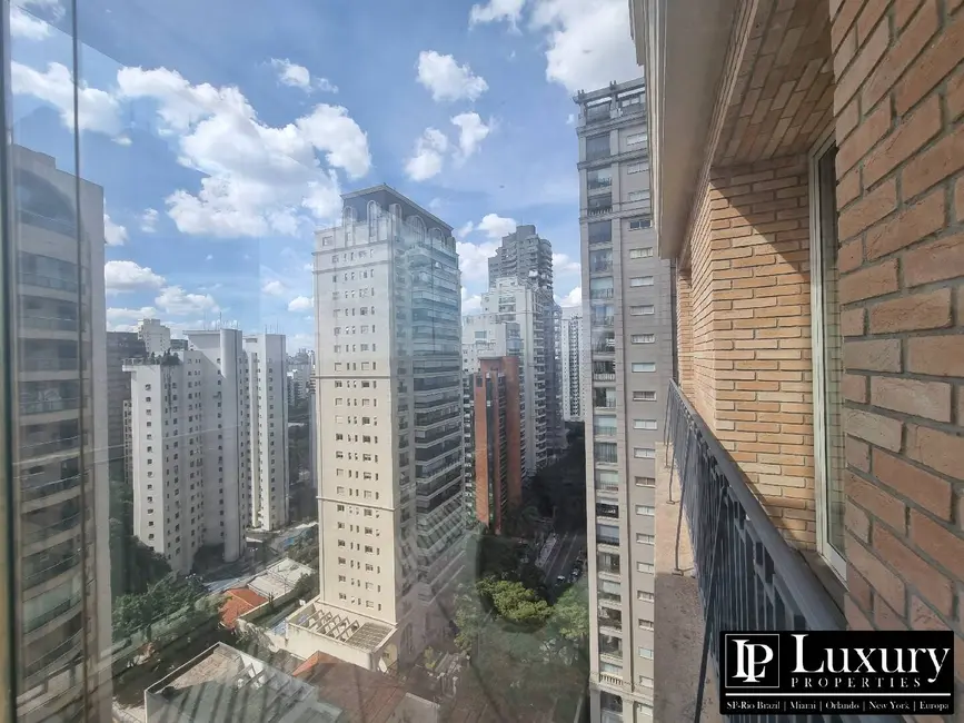Foto 9 de Apartamento com 4 quartos à venda, 415m2 em Itaim Bibi, São Paulo - SP