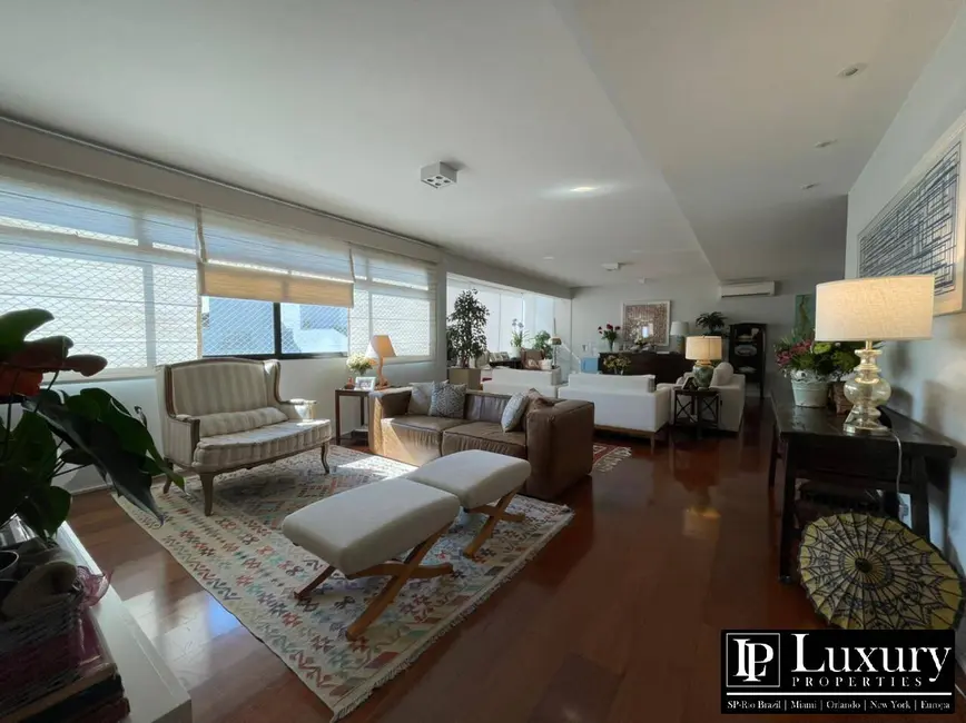 Foto 2 de Apartamento com 3 quartos à venda, 359m2 em Real Parque, São Paulo - SP