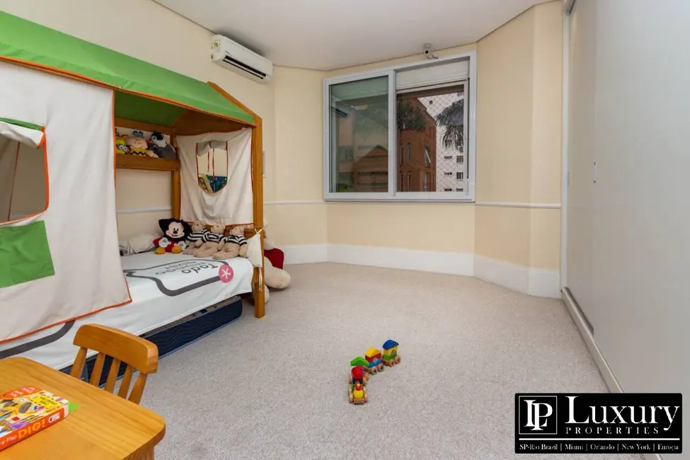 Foto 9 de Apartamento com 4 quartos à venda, 395m2 em Itaim Bibi, São Paulo - SP