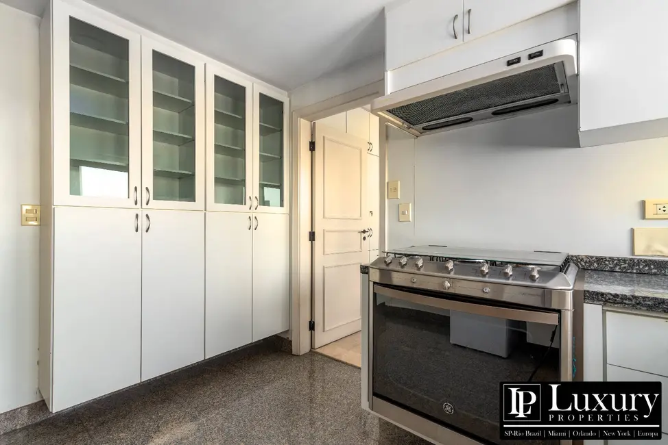 Foto 8 de Cobertura com 5 quartos à venda em Moema, São Paulo - SP