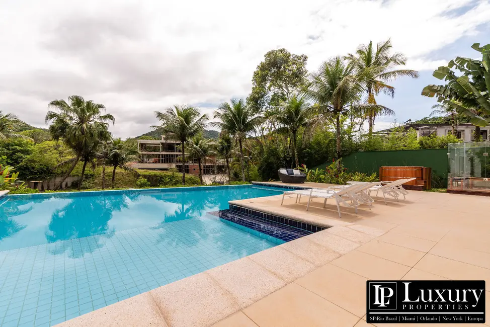 Foto 3 de Casa de Condomínio com 4 quartos à venda em Balneario Praia do Perequê, Guaruja - SP