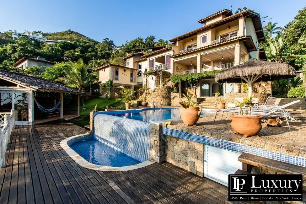 Foto 3 de Casa de Condomínio com 4 quartos à venda em Ilhabela - SP