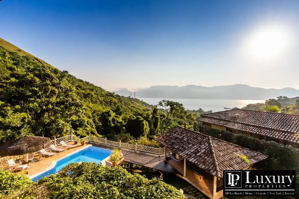 Foto 8 de Casa de Condomínio com 4 quartos à venda em Ilhabela - SP